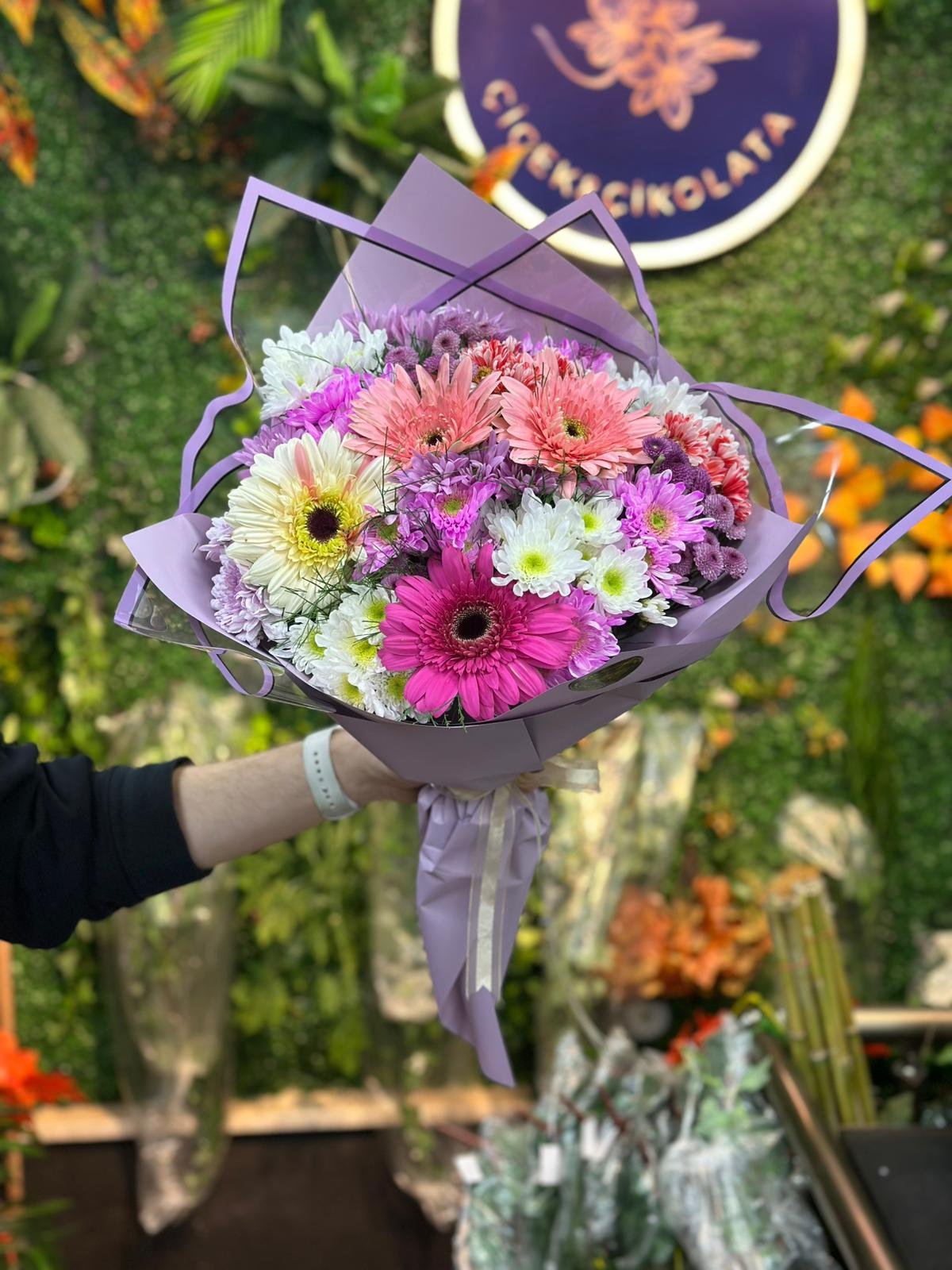 Küçük Renk Şöleni Buketi