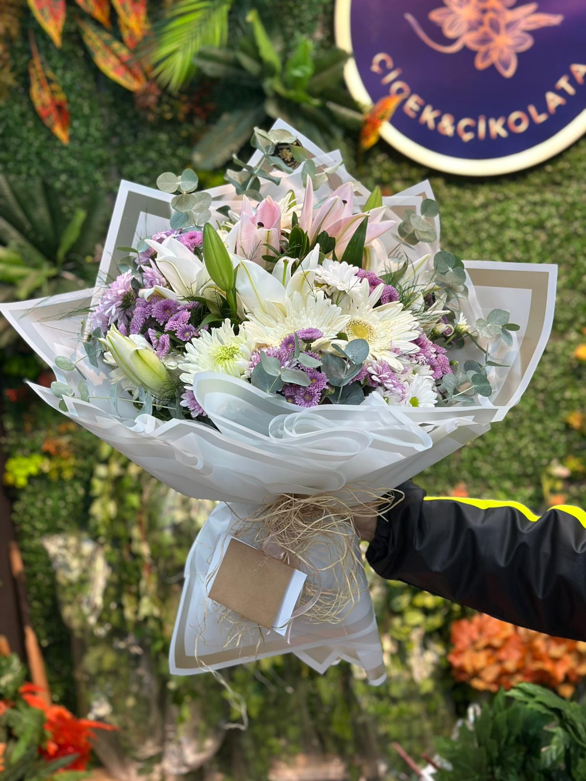 Kucak Dolusu Milano Buket