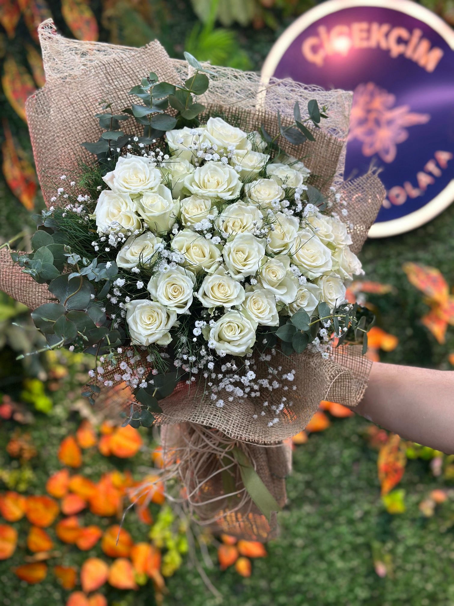 31'li Beyaz Gül Buketi Hasır Sarılı