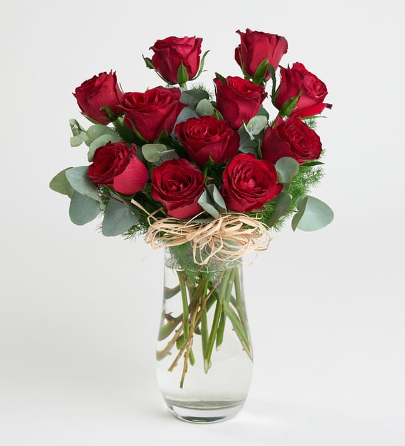 Vazoda 11'li Kırmızı Gül